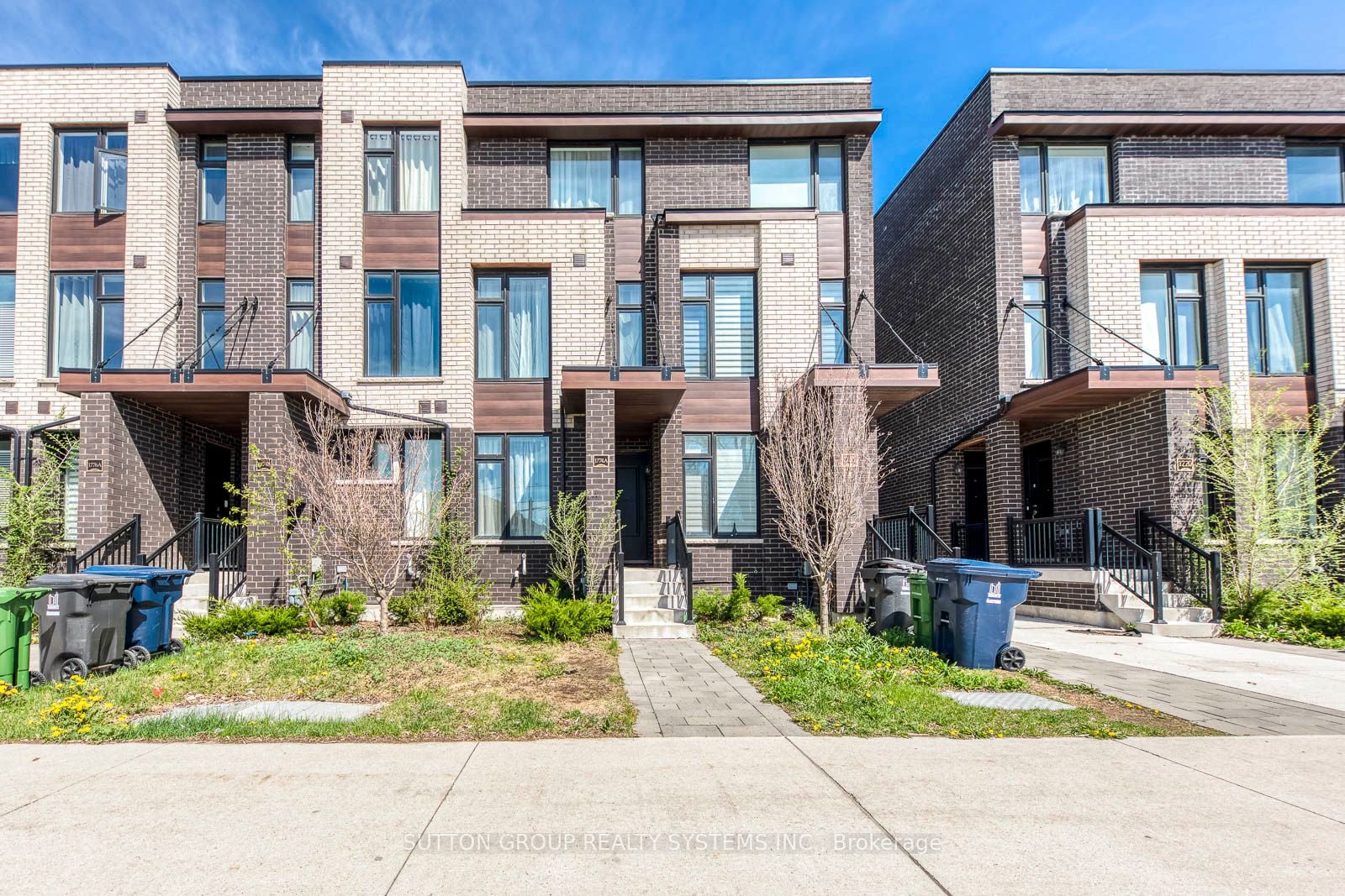 Upper-1 - 1774A Lawrence Avenue W, Toronto, ON, M6L 0A3 photo 2