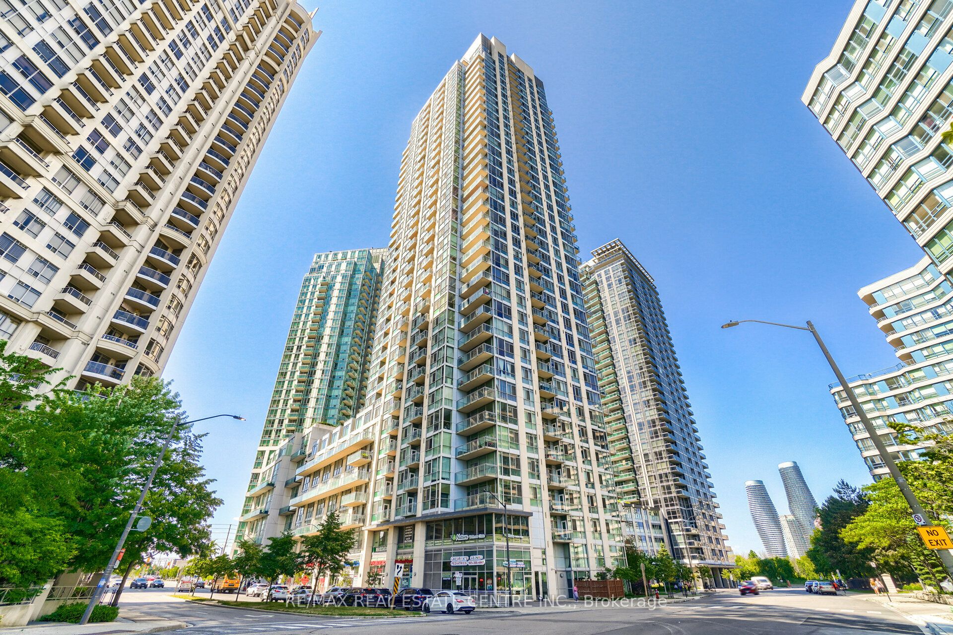 907-225 Webb Drive, Mississauga, ON, L5B 3Y5
