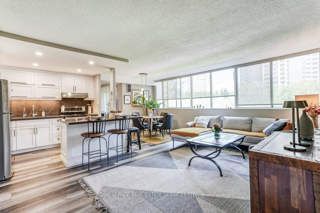 Additional image 5 of 402-3590 Kaneff Crescent, Mississauga, ON, L5A 3X3