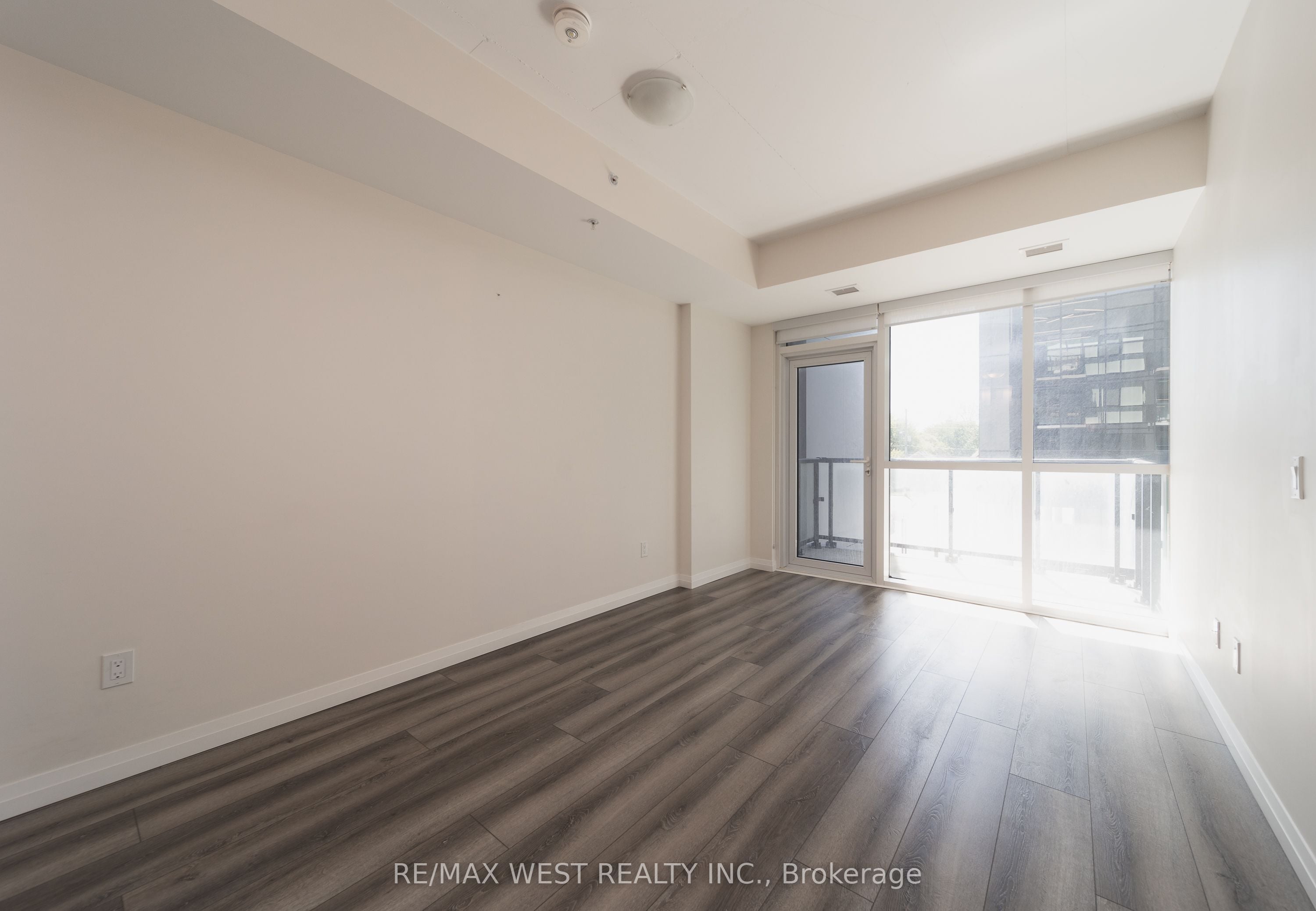 201-108 Garment Street, Kitchener, ON, N2G 0E2