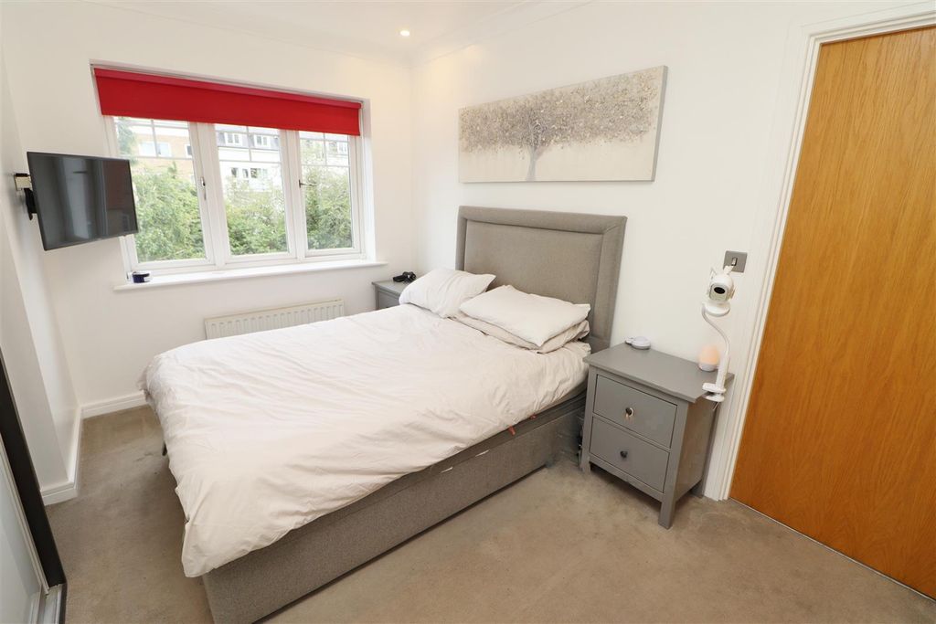 Additional image 6 of 2 bed flat for saleHighbridge Close, Radlett WD7