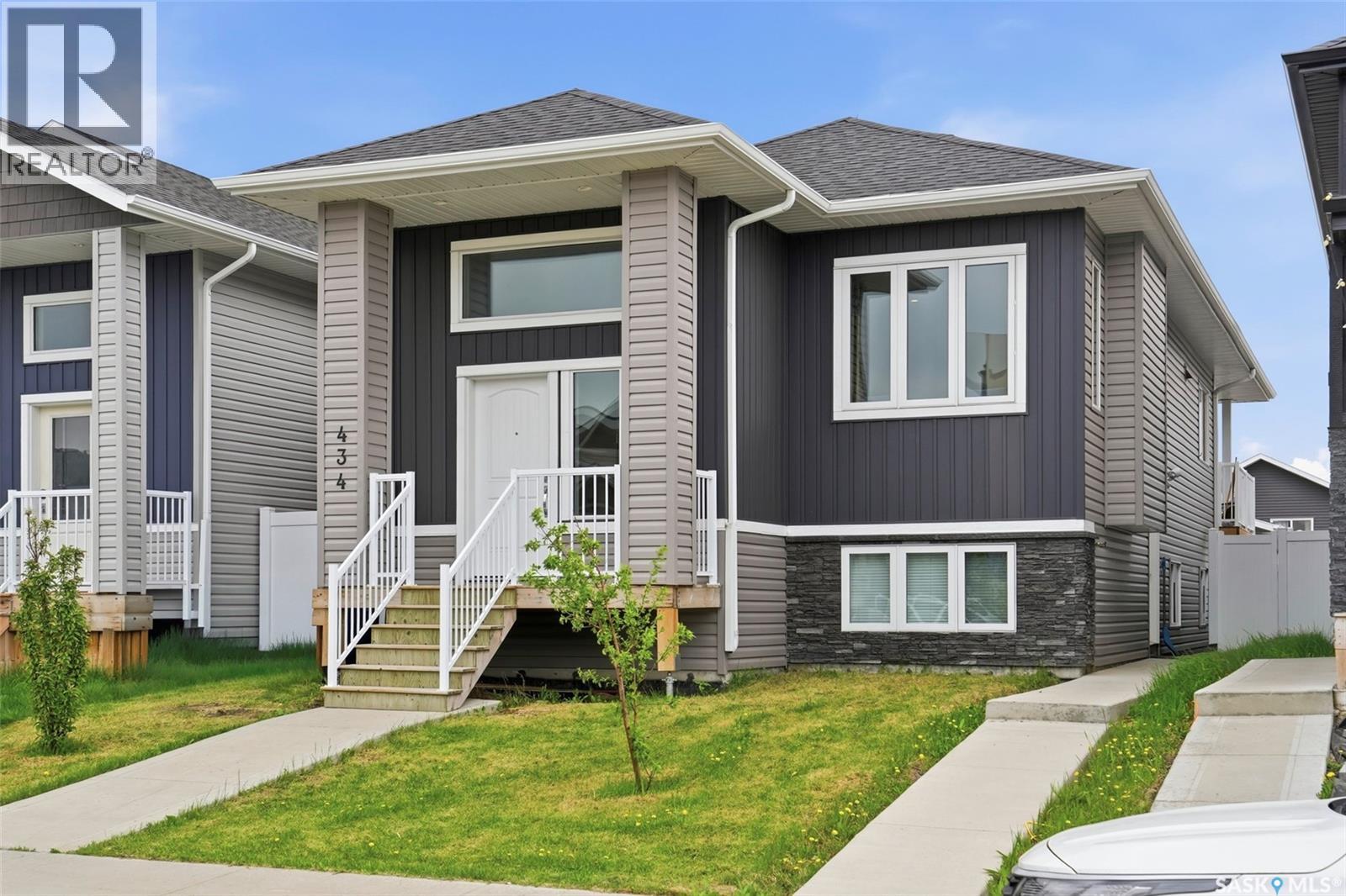 434 Mcarthur Crescent, Saskatoon, SK, S7L6Y3 photo 2