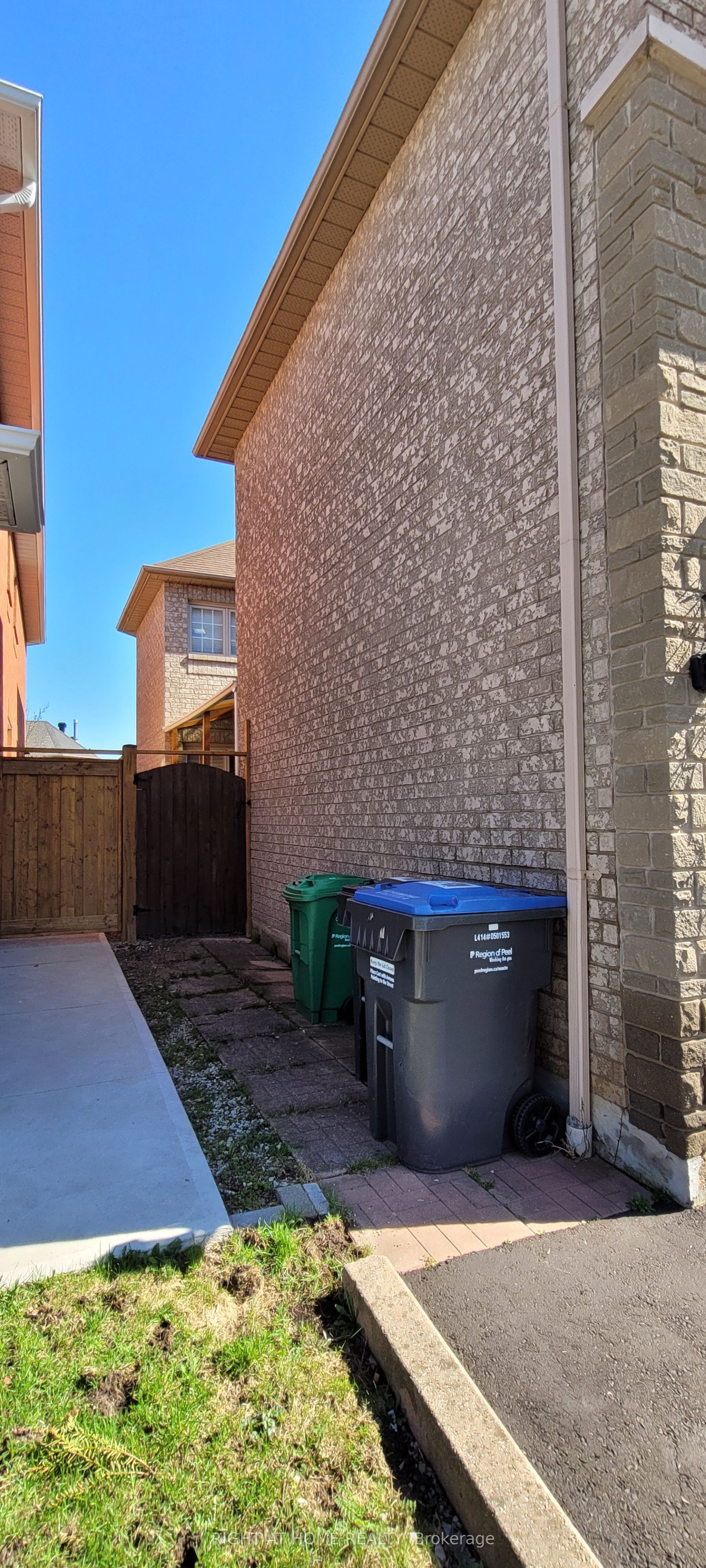 Additional image 2 of 377 Turnberry Crescent, Mississauga, ON, L4Z 3W3