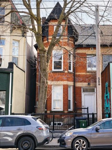 225 Carlton Street W, Toronto, ON, M5A 2L2