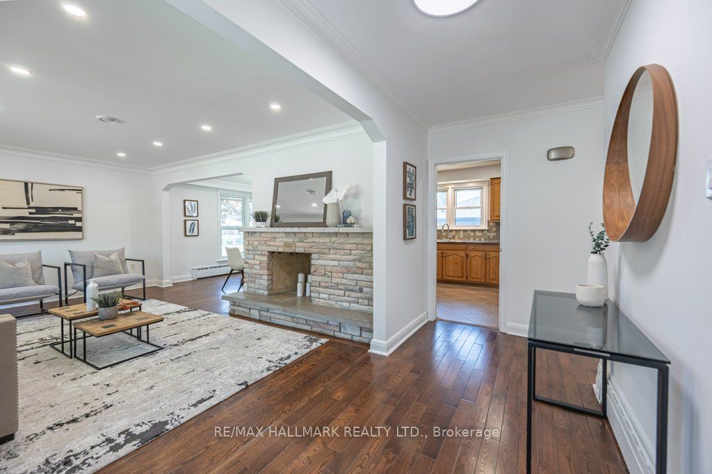 33 Tinder Crescent, Toronto, ON, M4A 1L2 photo 5