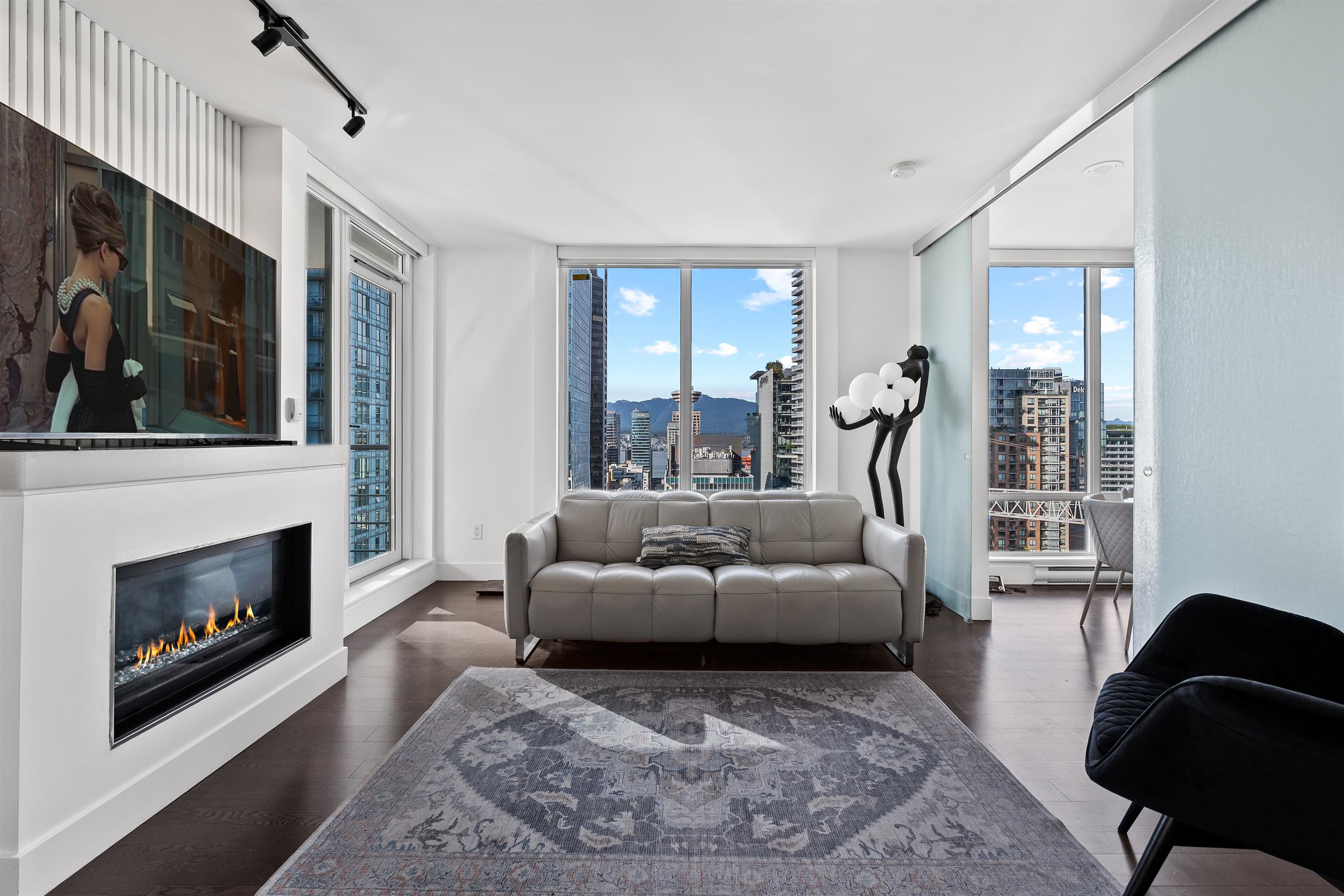 Additional image 4 of 2504-565 Smithe Street, Vancouver, BC, V6B 0E4