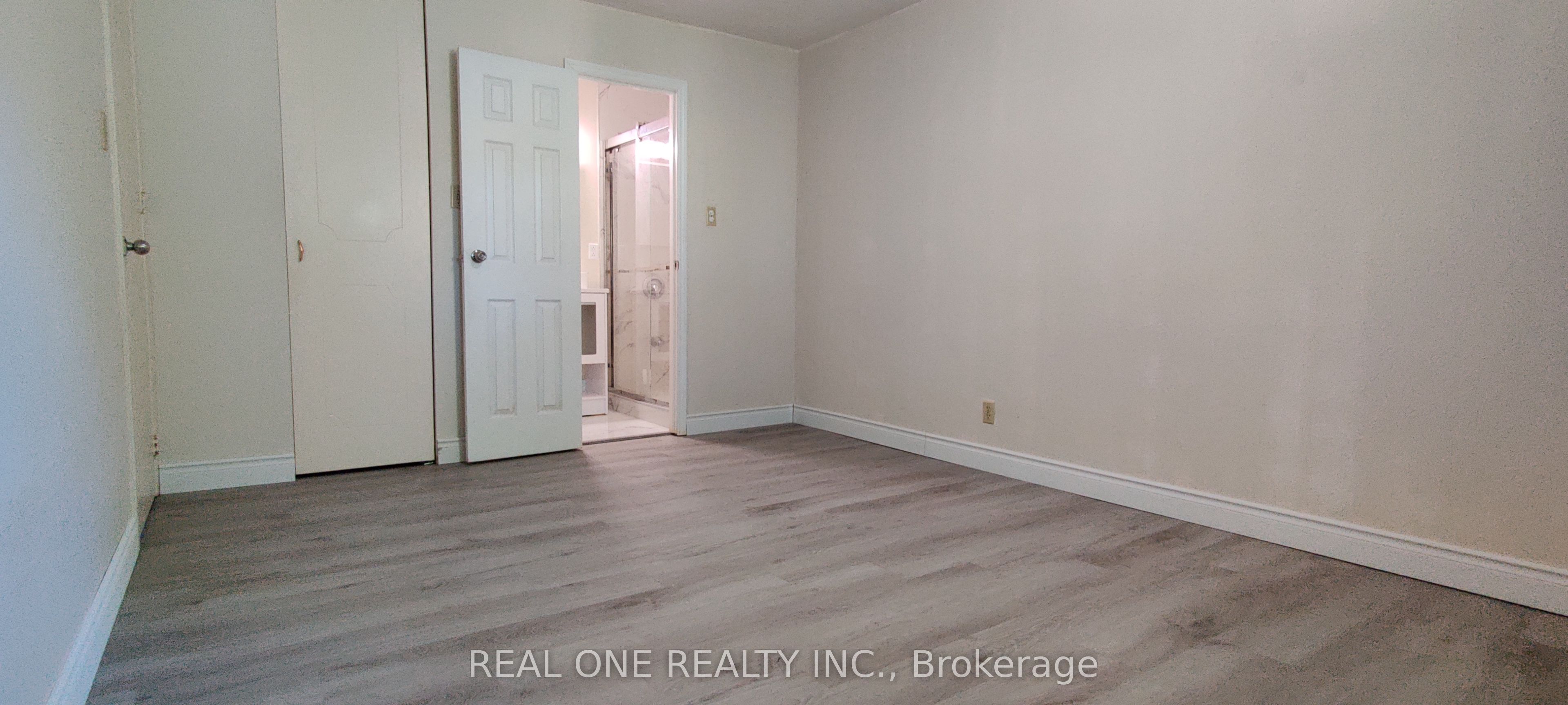 upper-9 Lisburn Crescent, Toronto, ON, M2J 2Z4 photo 5