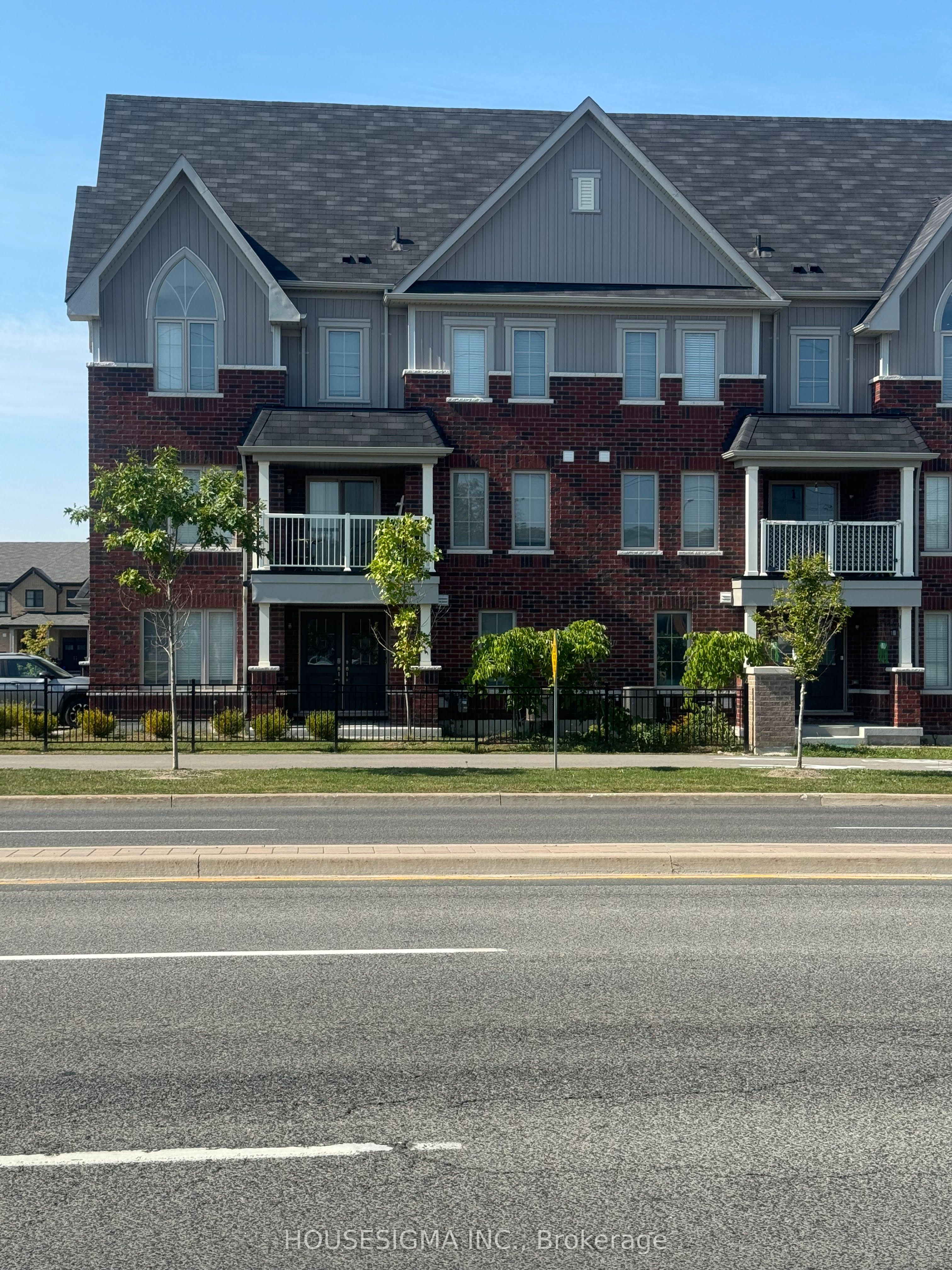 20 Mappin Way, Whitby, ON, L1R 0R4 photo 2