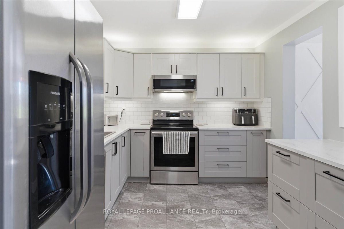 95 Progress Avenue, Belleville, ON, K8P 4Z3 photo 4