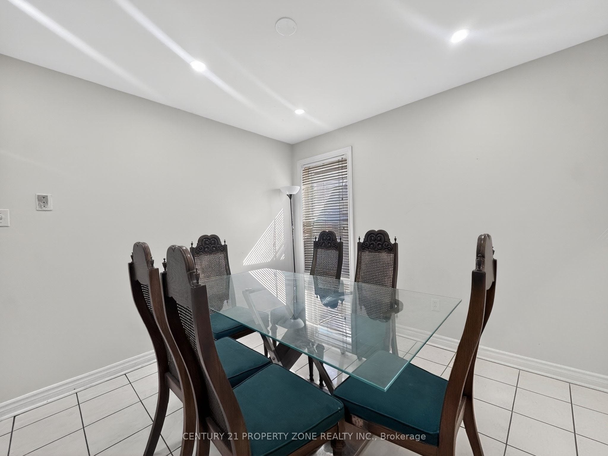 65 Shady Pine Circle, Brampton, ON, L6R 1K3 photo 5