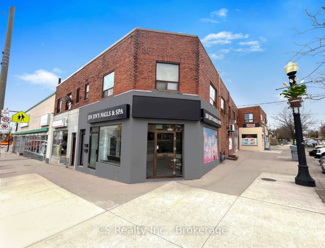 Corner-2636 Eglinton Avenue W, Toronto, ON, M6M 1T7 photo 2