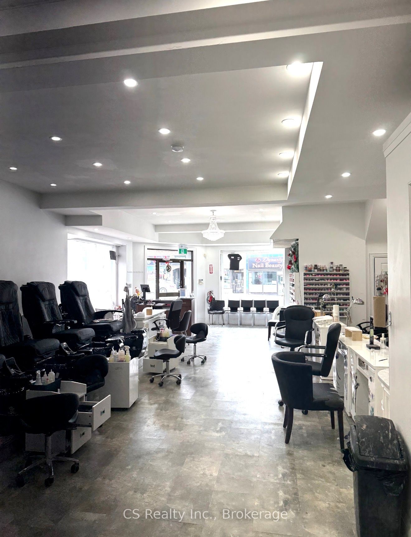 Corner-2636 Eglinton Avenue W, Toronto, ON, M6M 1T7 photo 4