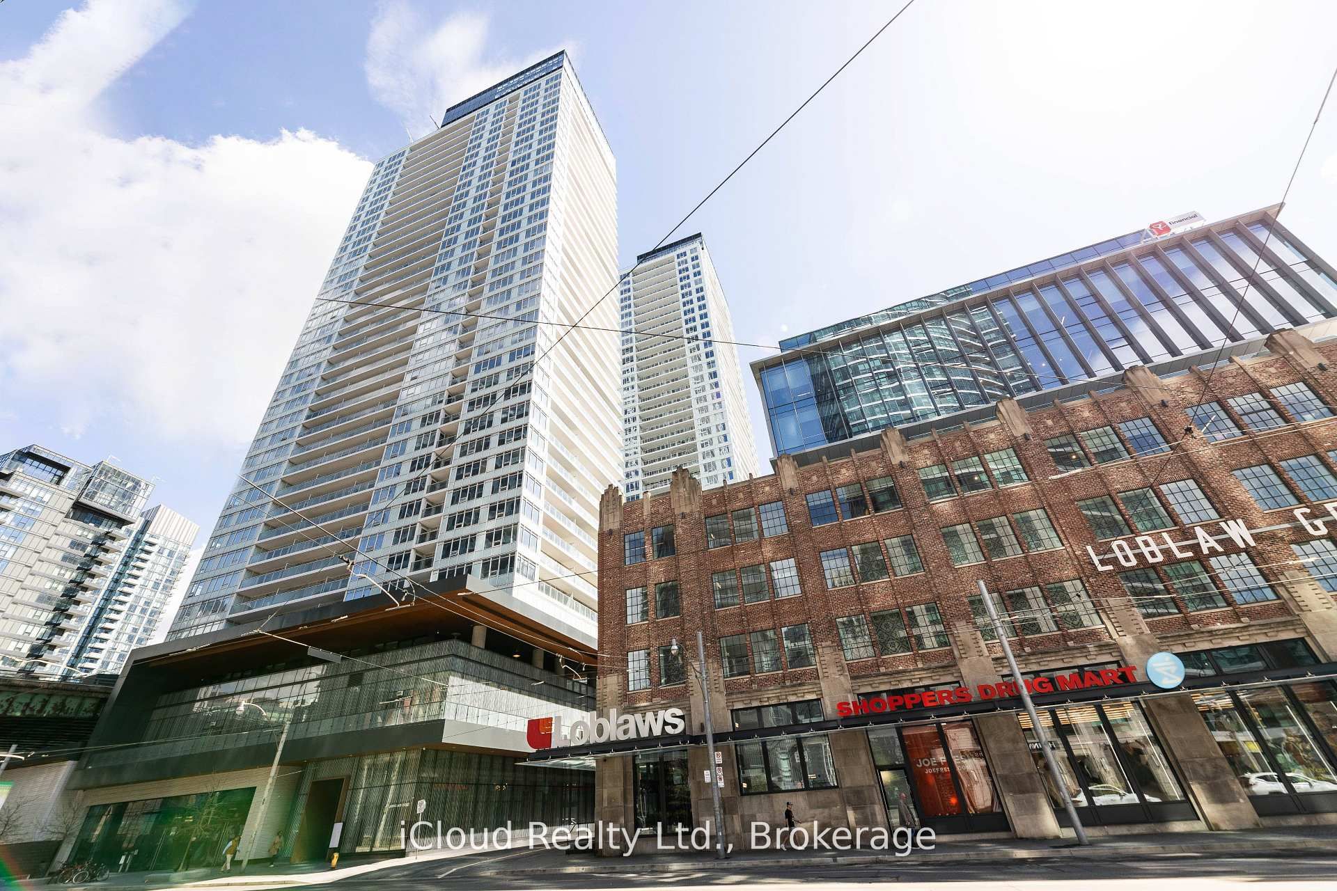 2311-19 Bathurst Street, Toronto, ON, M5V 0N2