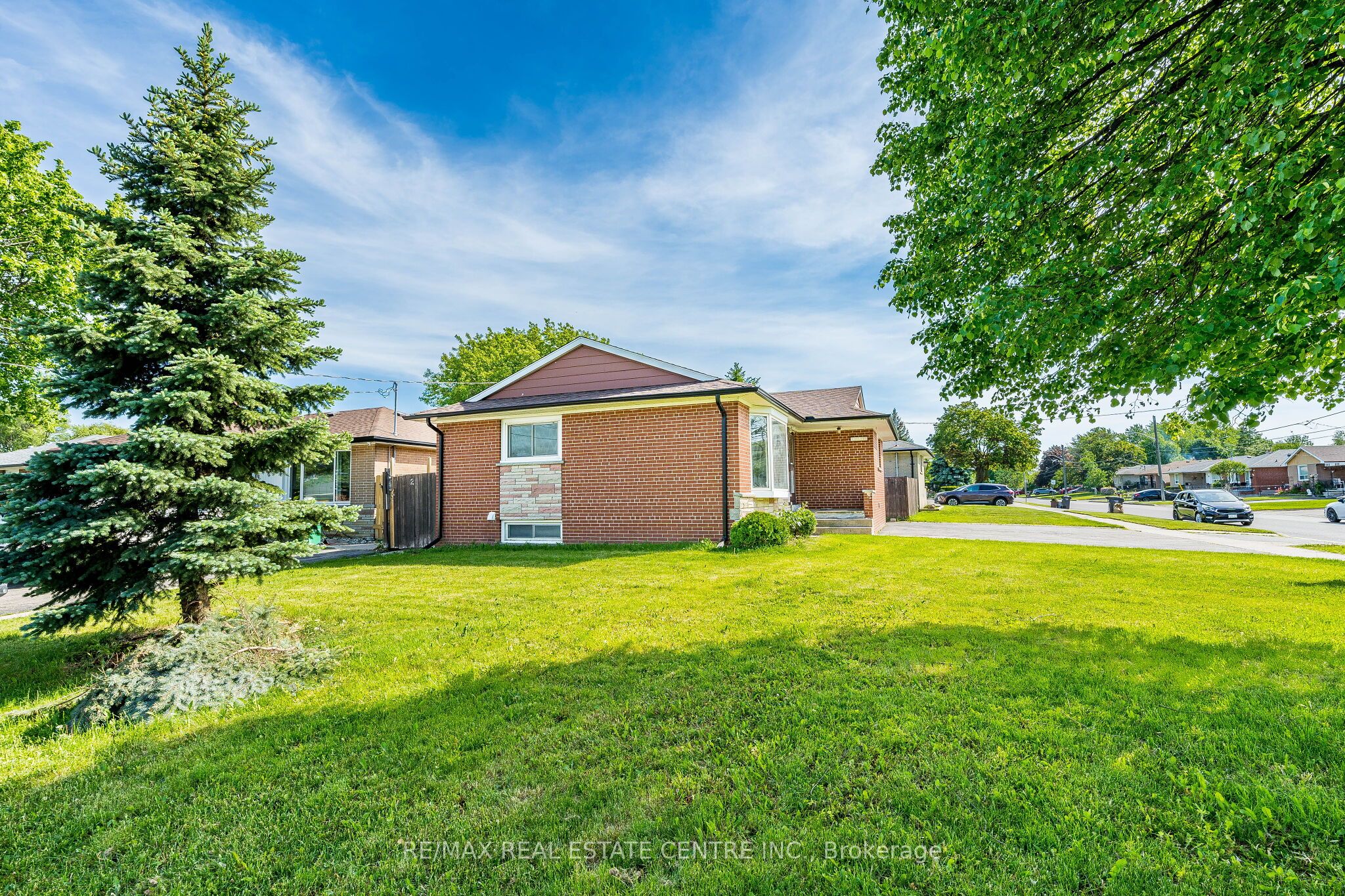 Additional image 3 of 2 Milner Road, Brampton, ON, L6W 3A5
