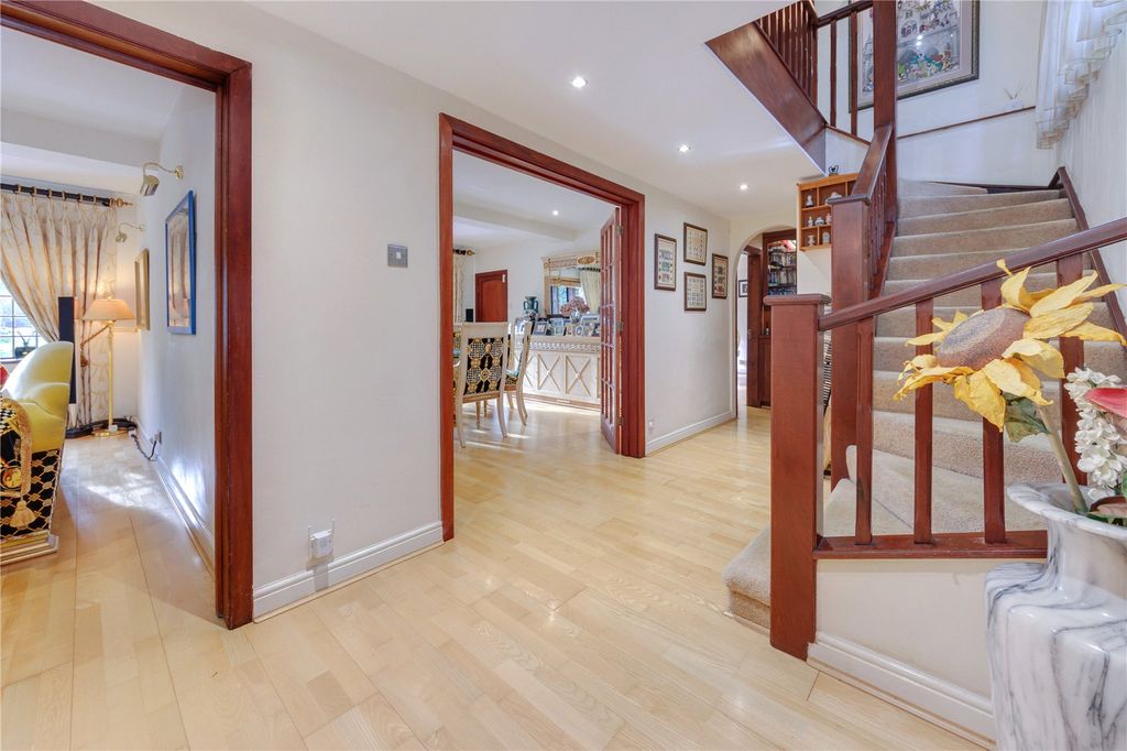 Additional image 4 of 5 bed detached house for saleLoom Lane, Radlett, Hertfordshire WD7