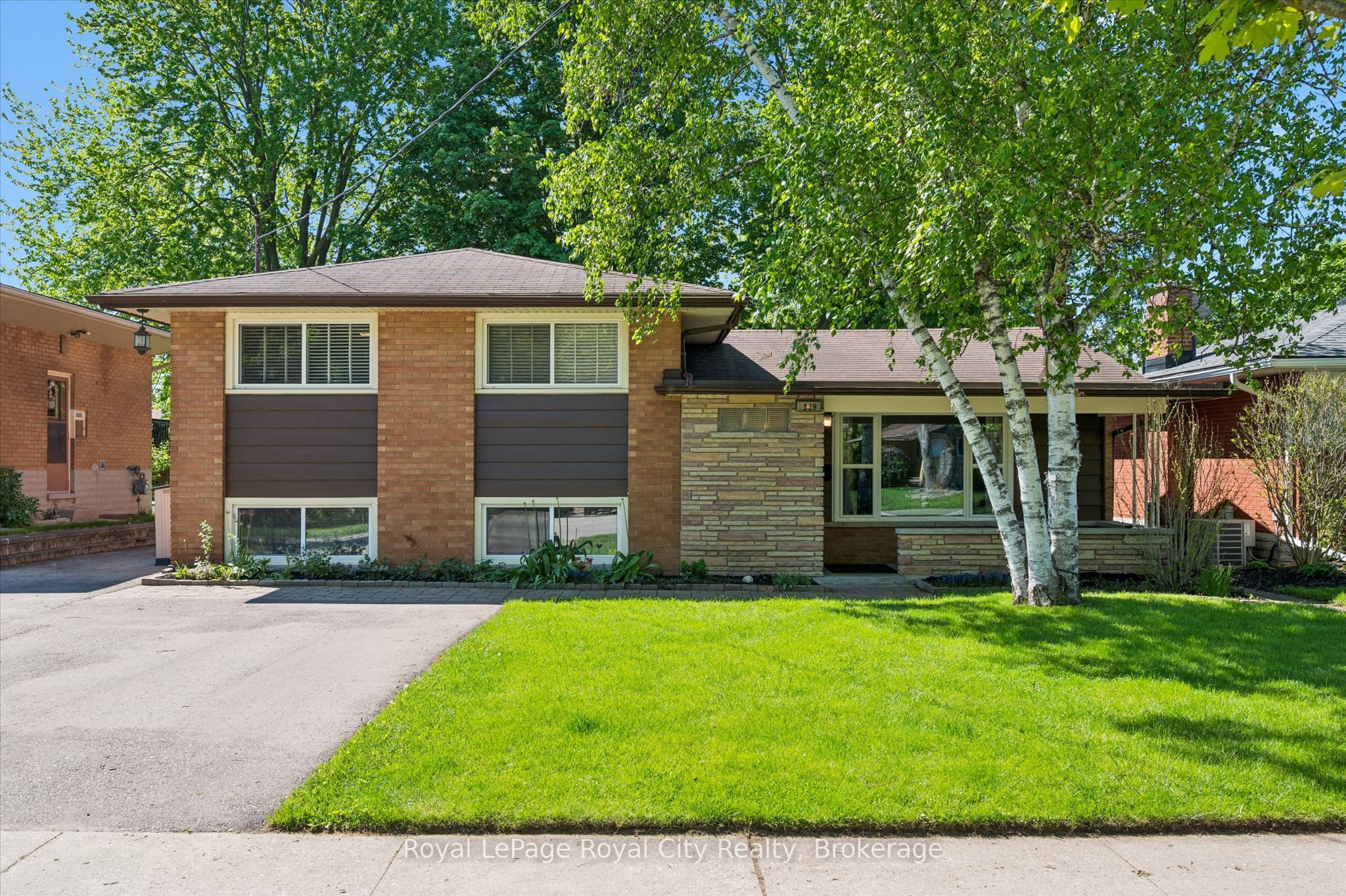 229 Ross Avenue, Kitchener, ON, N2A 1V7 photo 2