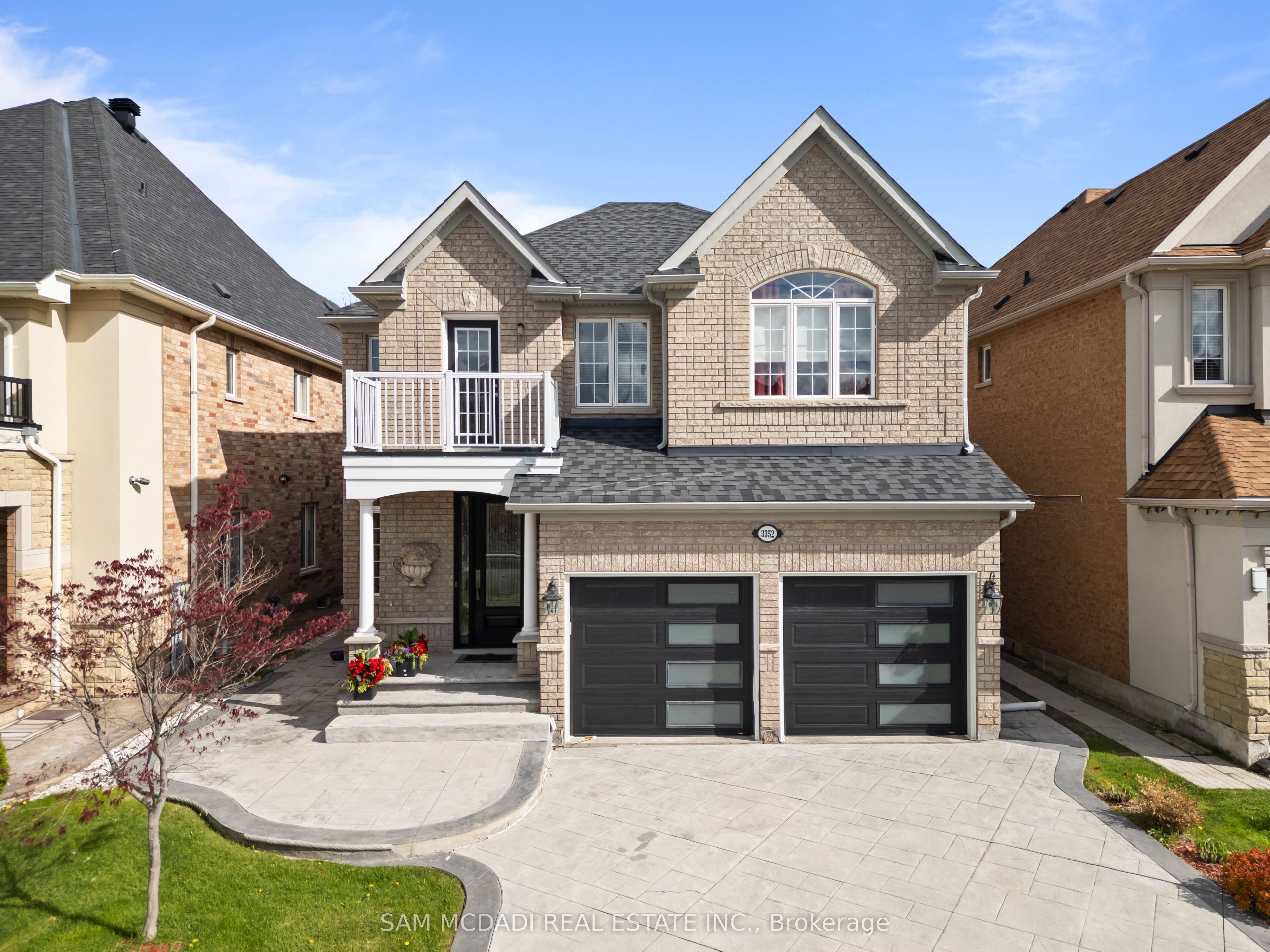 3352 Erin Centre Boulevard, Mississauga, ON, L5M 8C3