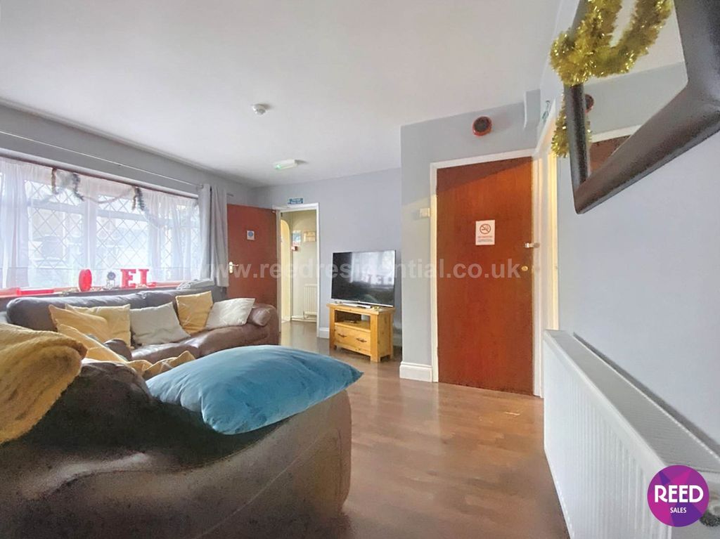 Additional image 24 of 10 bed detached house for saleDorset Gardens, Rochford SS4