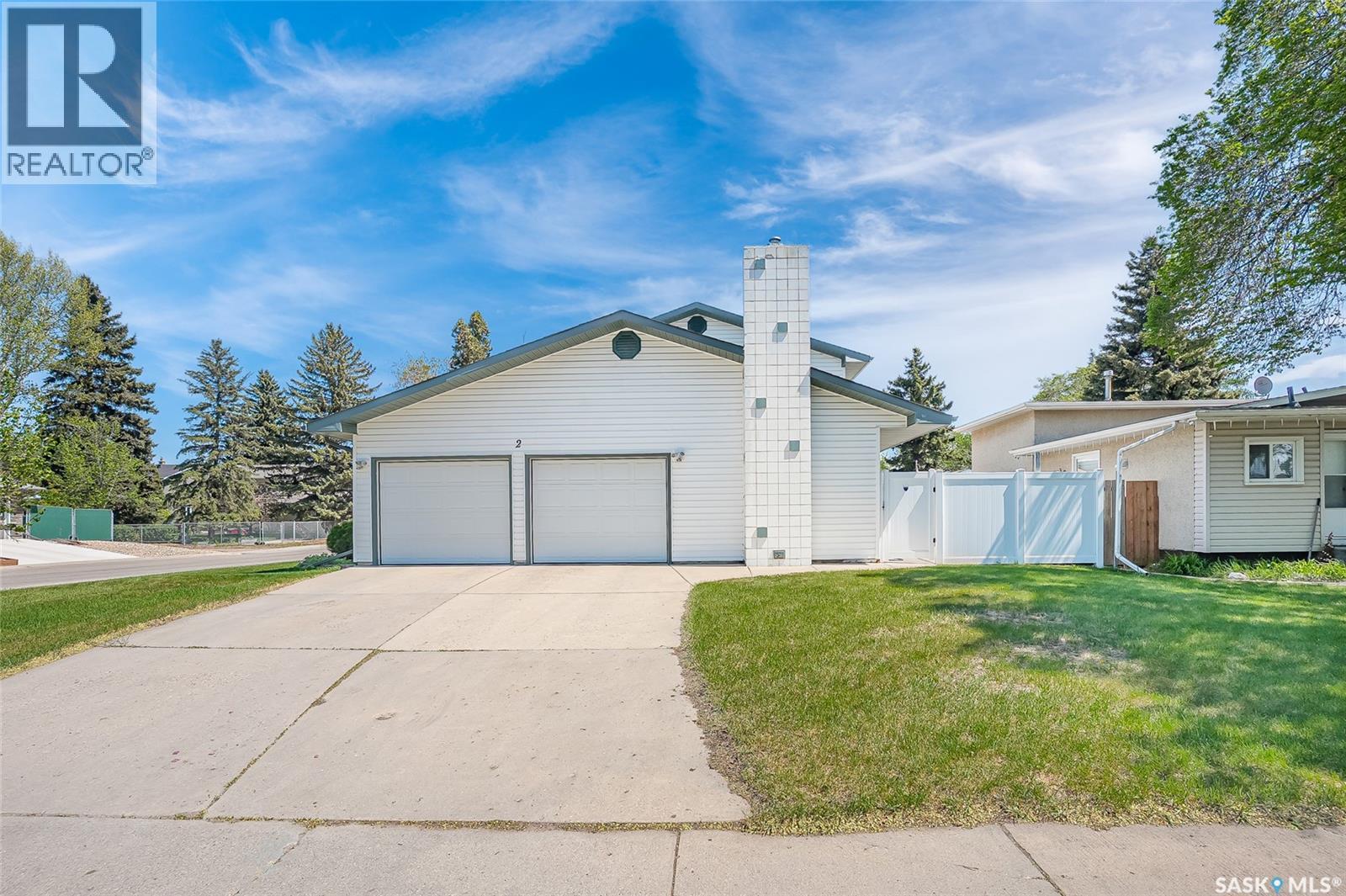 2 Cambridge Crescent, Saskatoon, SK, S7H3P8 photo 2