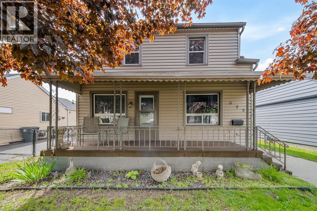 623 Edinborough , Windsor, ON, N8X3C8