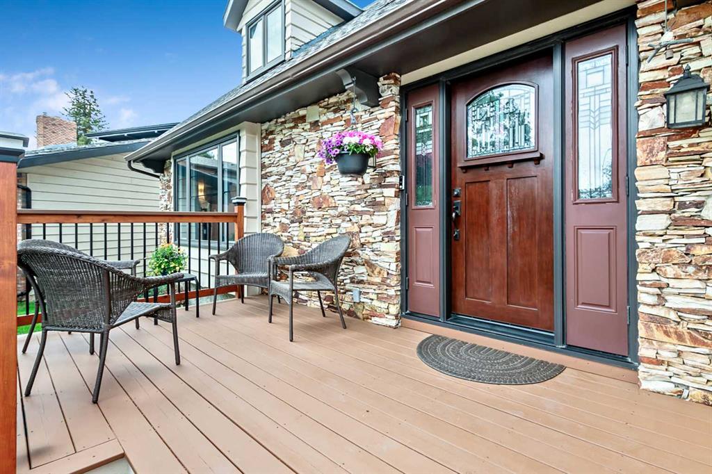 39 Canova Close SW, Calgary, AB, T2W 3P7 photo 2