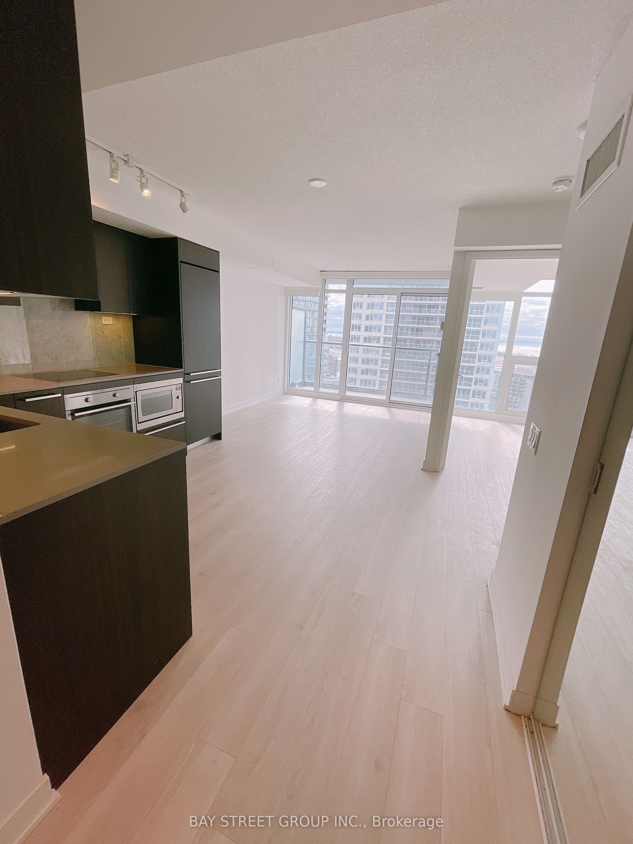 Additional image 4 of 2601-70 Queens Wharf Road, Toronto, ON, M5V 0J2