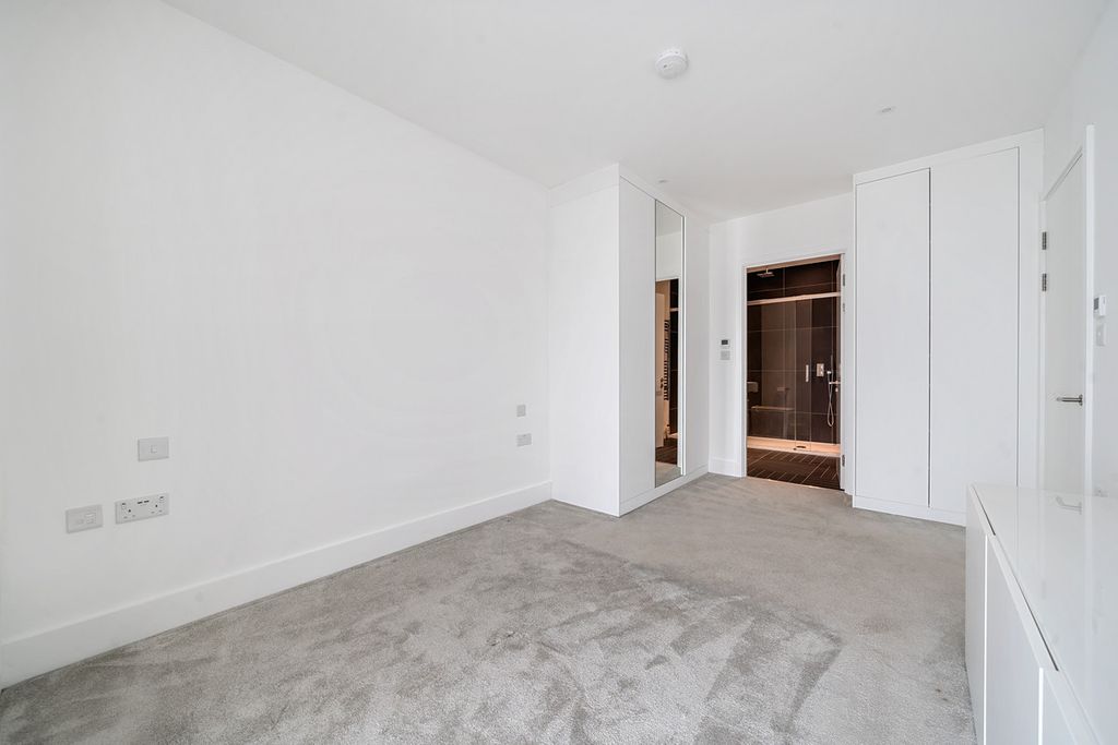Additional image 9 of 2 bed flat for saleKings Road, Reading RG1
