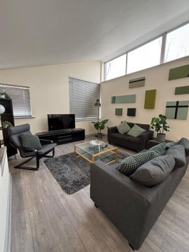 Peregrine Street M15
