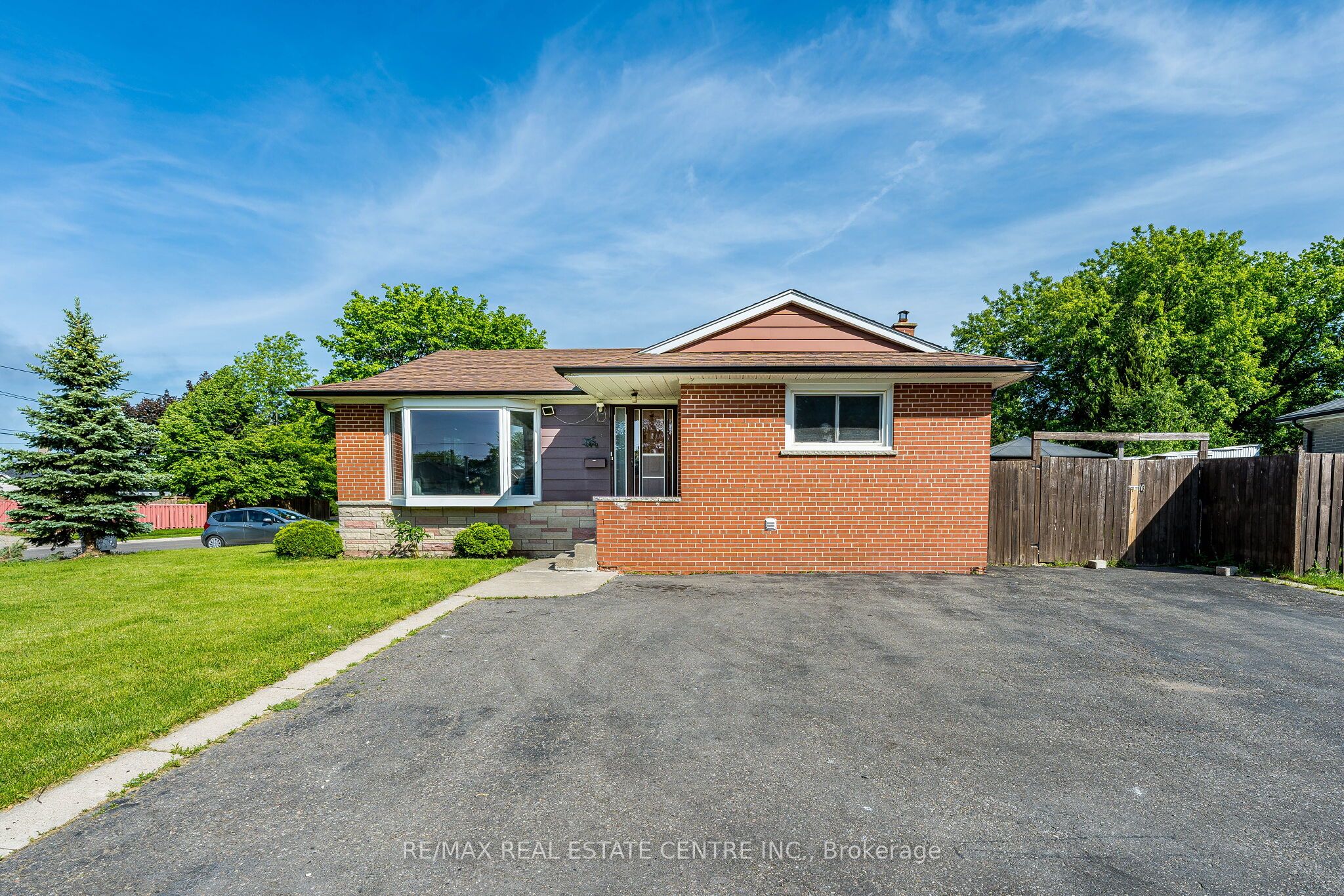 2 Milner Road, Brampton, ON, L6W 3A5