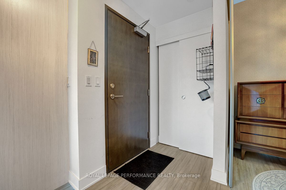 Additional image 4 of 1004-118 Holmwood Avenue, Ottawa, ON, K1S 5J5