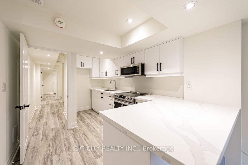 Lower-32 Conchita Street, Georgina, ON, L4P 0H5