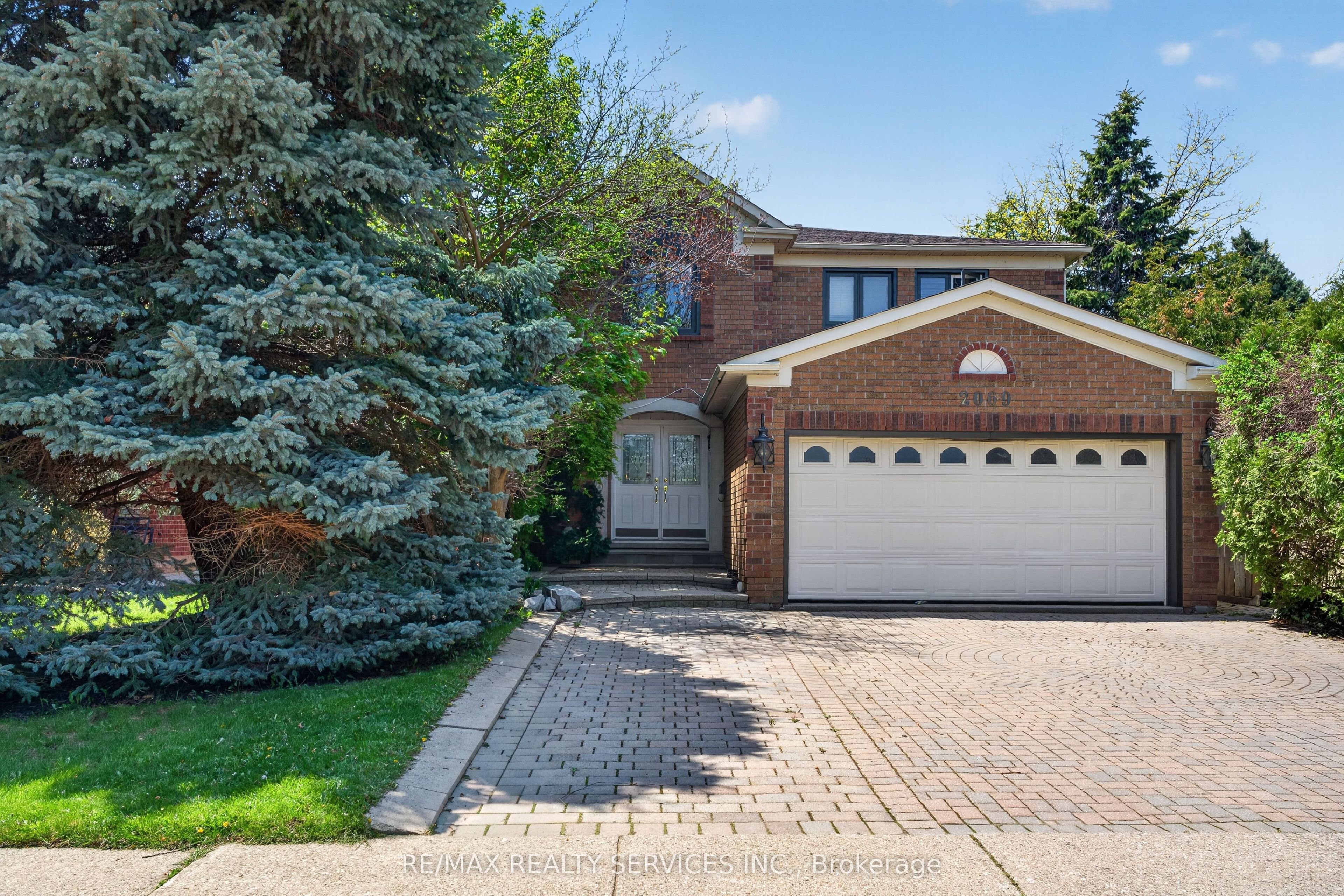 2069 Schoolmaster Circle, Oakville, ON, L6M 3A1