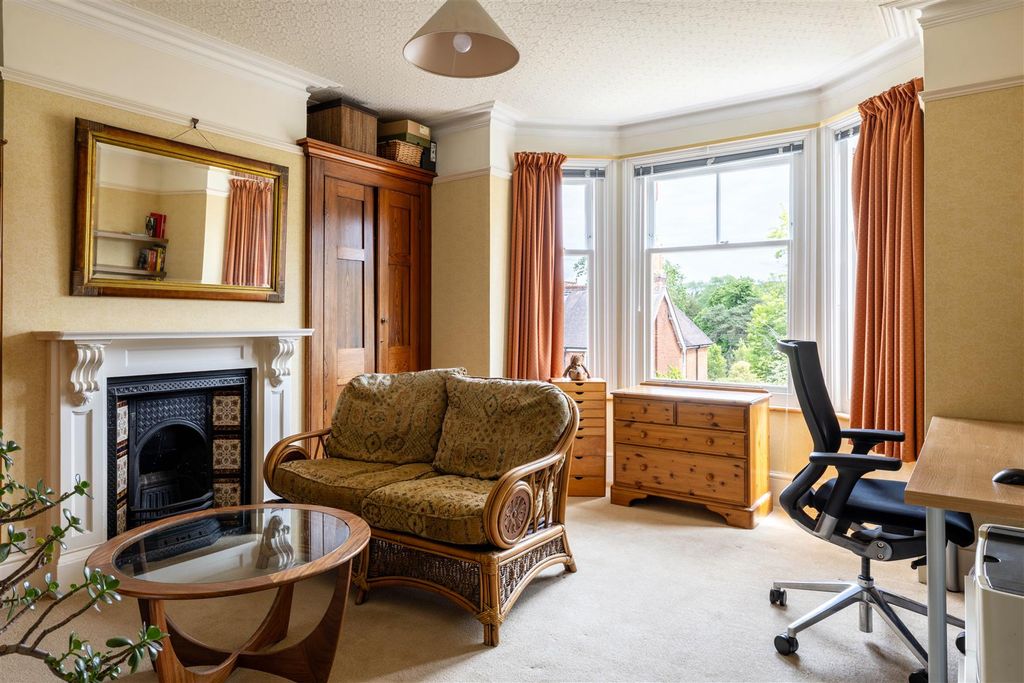 Additional image 22 of 4 bed detached house for saleDevon Crescent, Redhill RH1