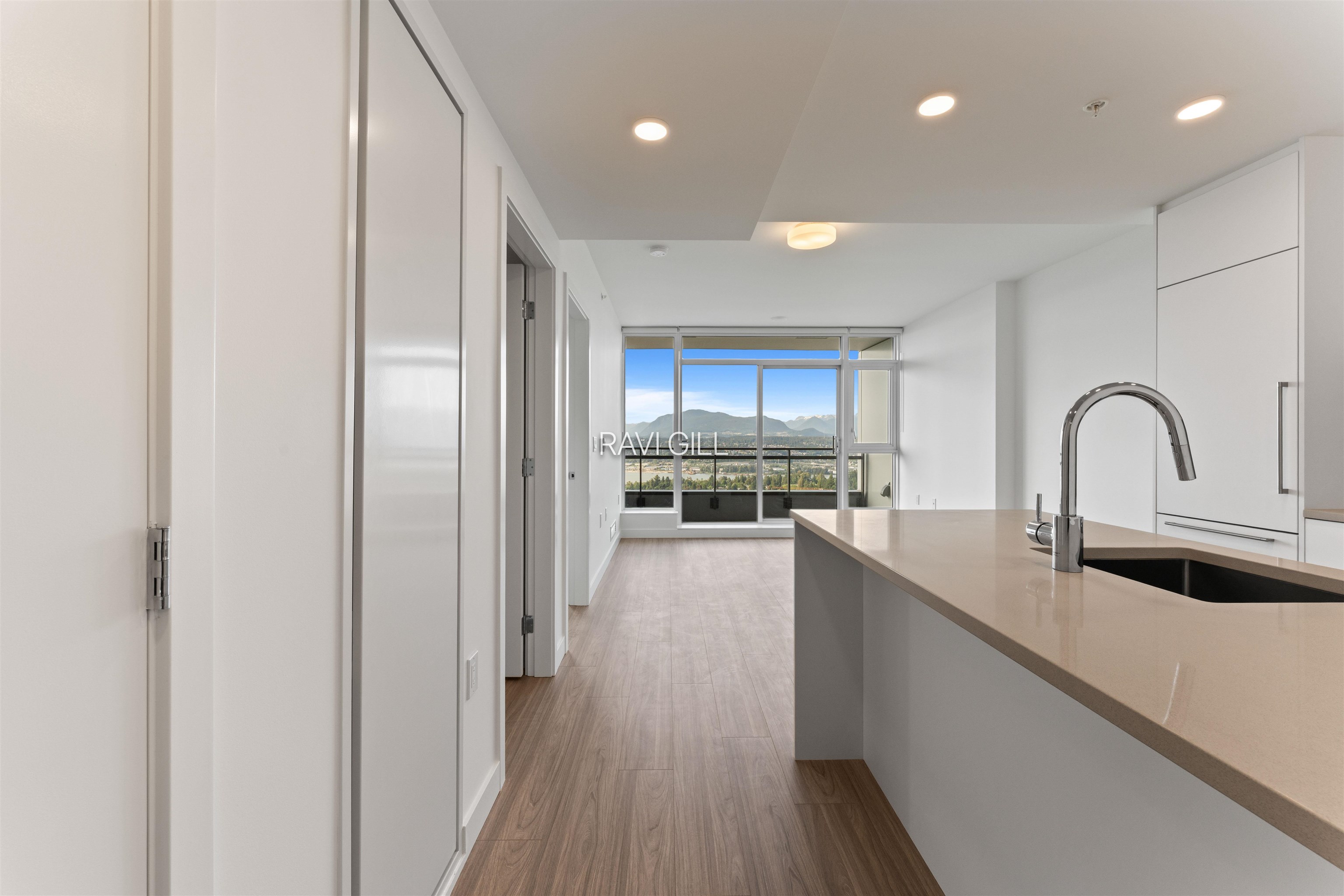 Additional image 4 of 3009-13675 107a Avenue, Surrey, BC, V3T 0X3