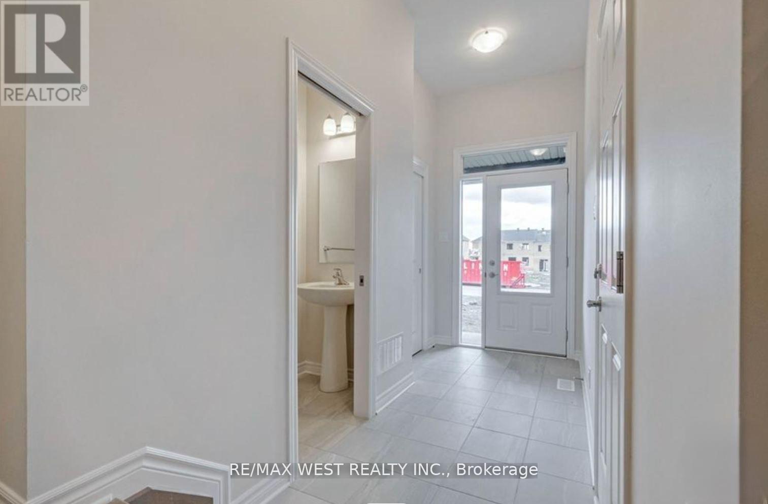 Additional image 3 of 1026 Kijik Crescent, Ottawa, ON, K1X1G6