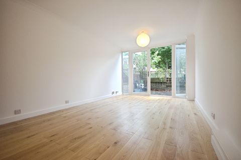 Justin Close, Brentford TW8