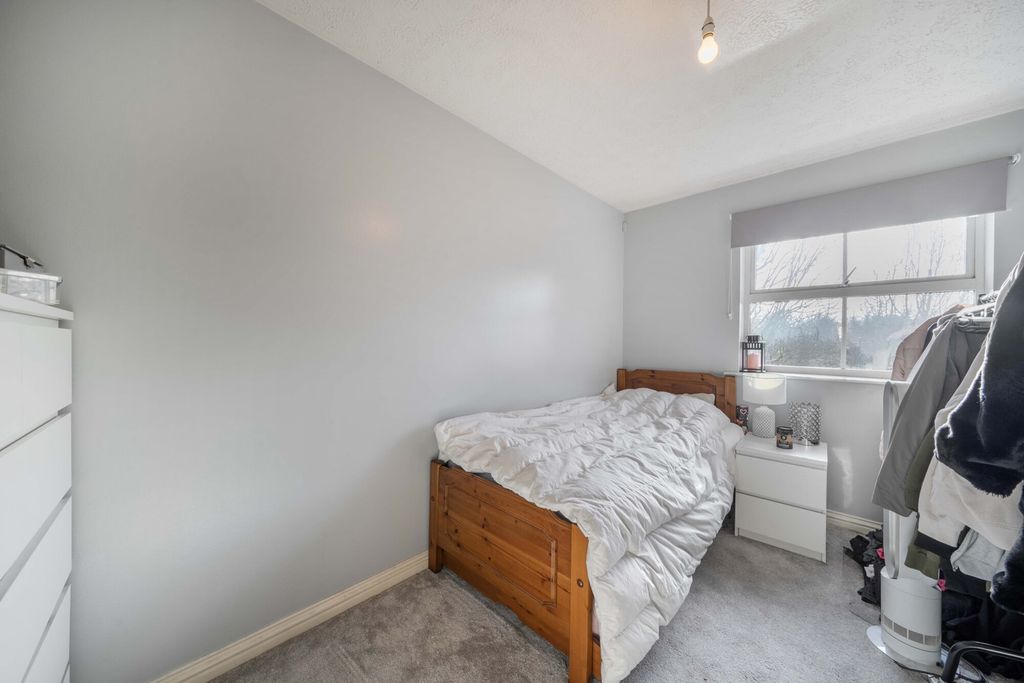 Additional image 8 of 2 bed flat for saleSalters Close, Rickmansworth, Hertfordshire WD3