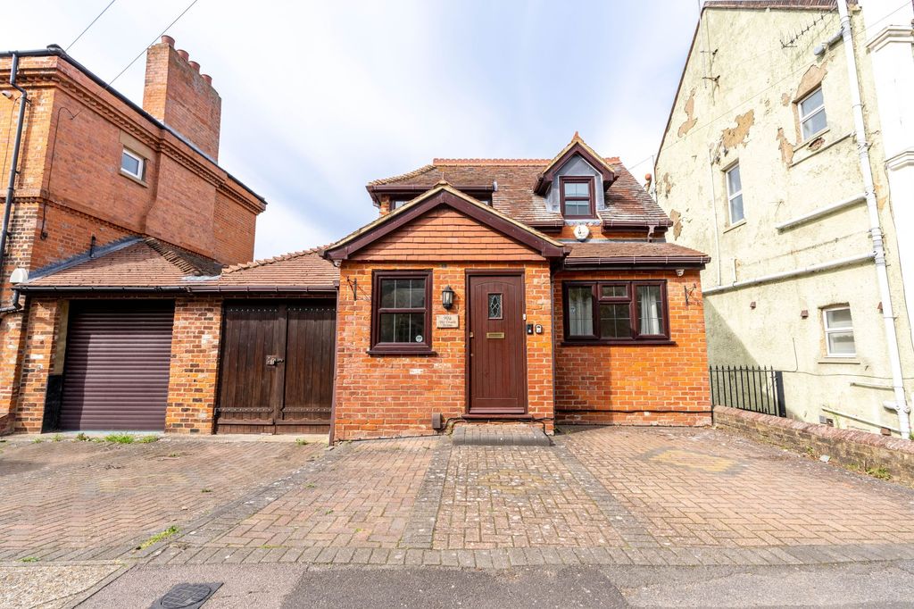 4 bed detached house for saleBorstal Road, Rochester ME1