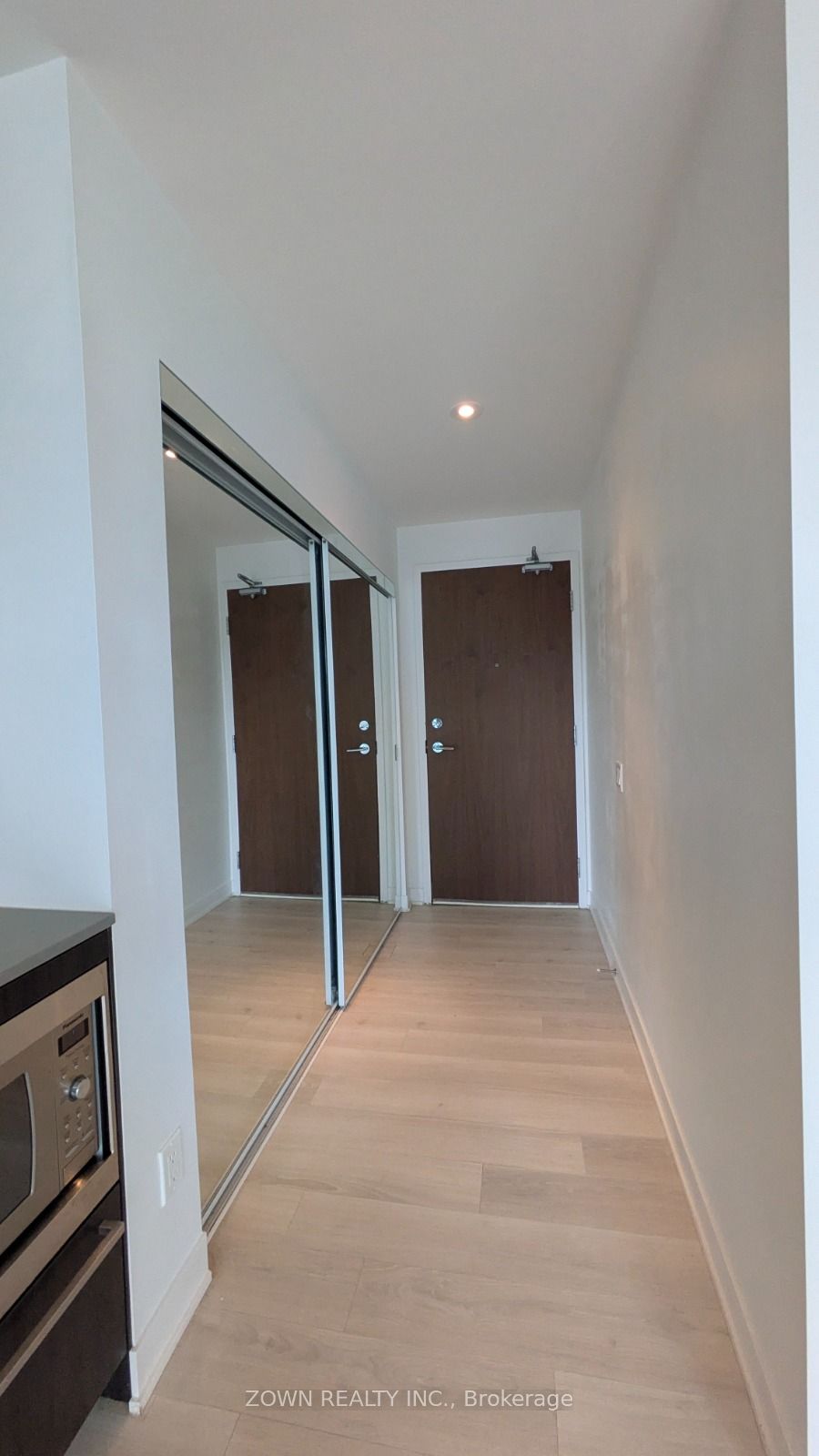302-90 Queens Wharf Road, Toronto, ON, M5V 0J4 photo 5