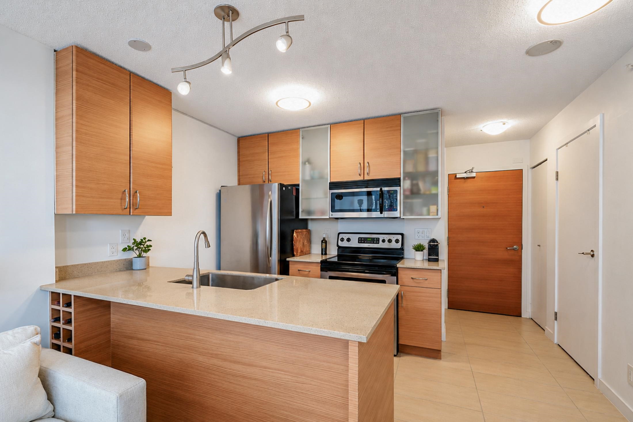 Additional image 4 of 1405-909 Mainland Street, Vancouver, BC, V6B 1S3