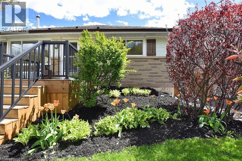 9 Marion Crescent, Dundas, ON, L9H1H9 photo 2