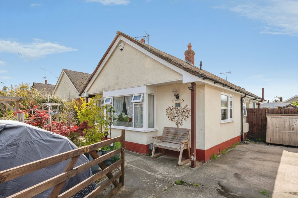 3 bed detached bungalow for saleDyserth Road, Rhyl LL18