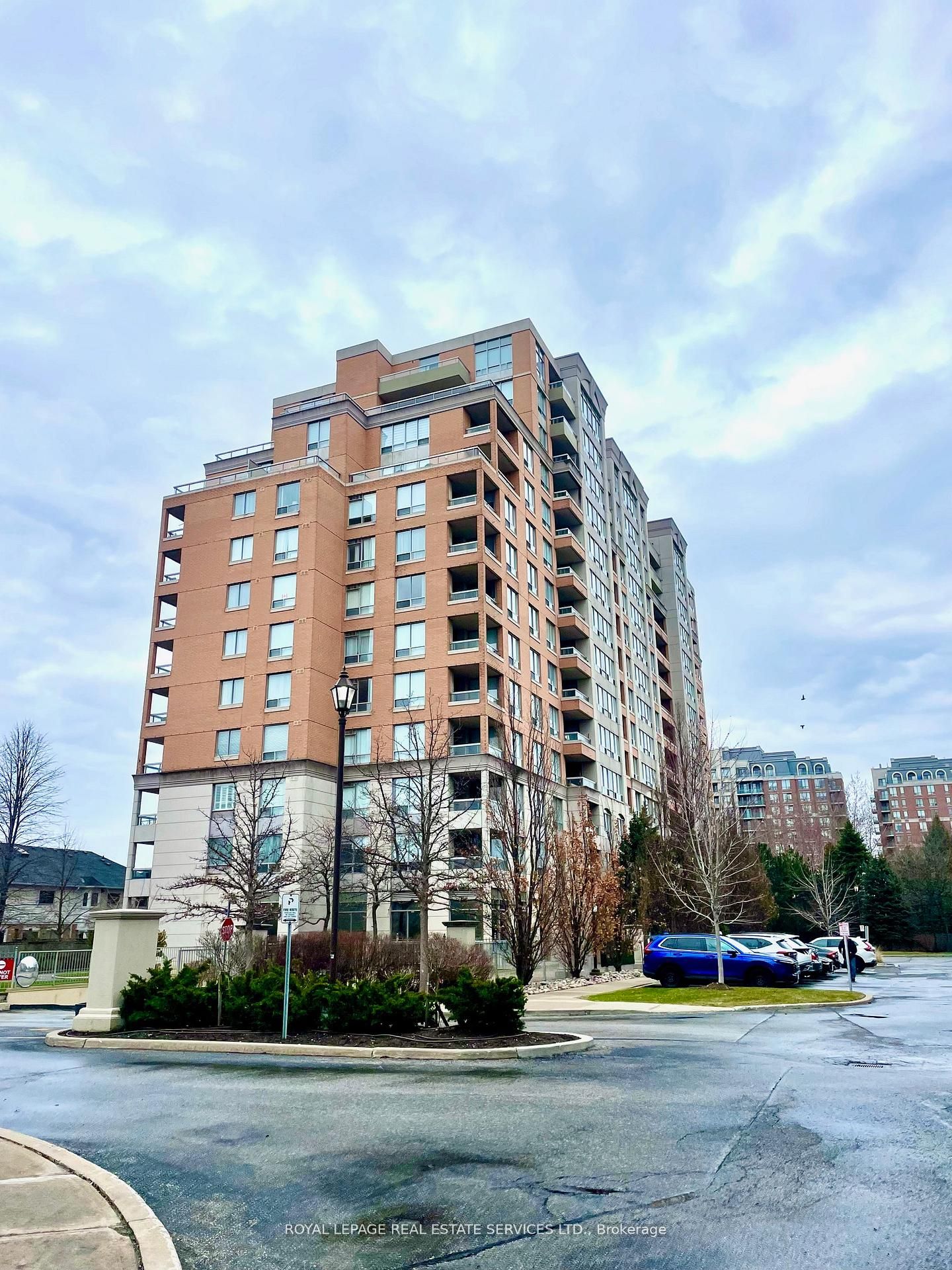 203-29 Northern Heights Drive, Richmond Hill, ON, L4B 4L8