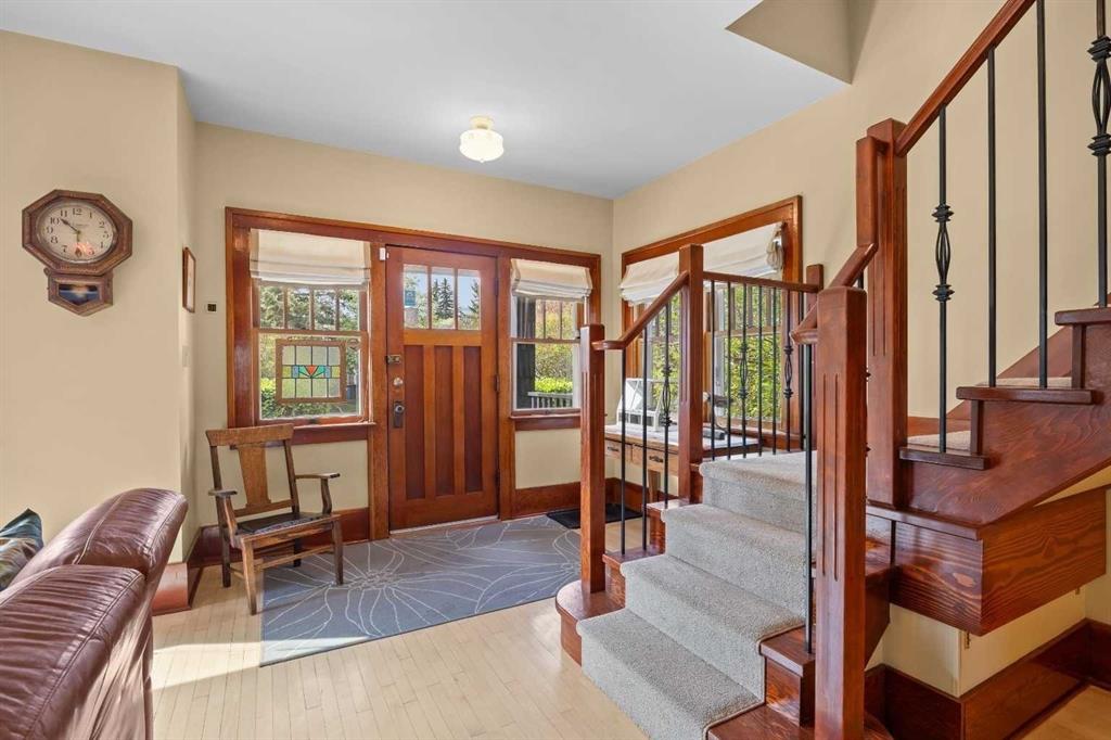 236 10 Avenue NE, Calgary, AB, T2E 0W9 photo 2