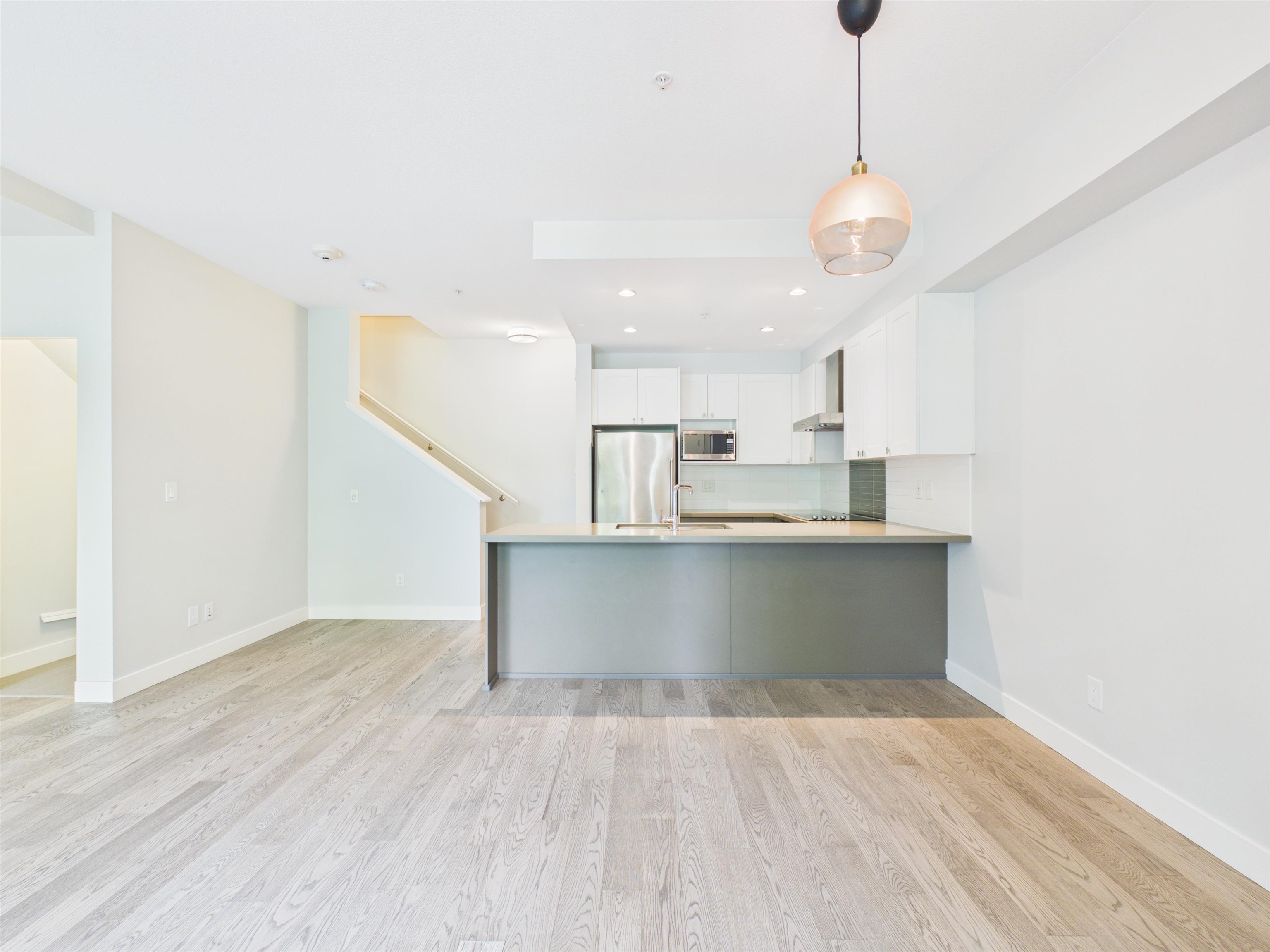 13-3201 Noel Drive, Burnaby, BC, V3J 0G9 photo 2