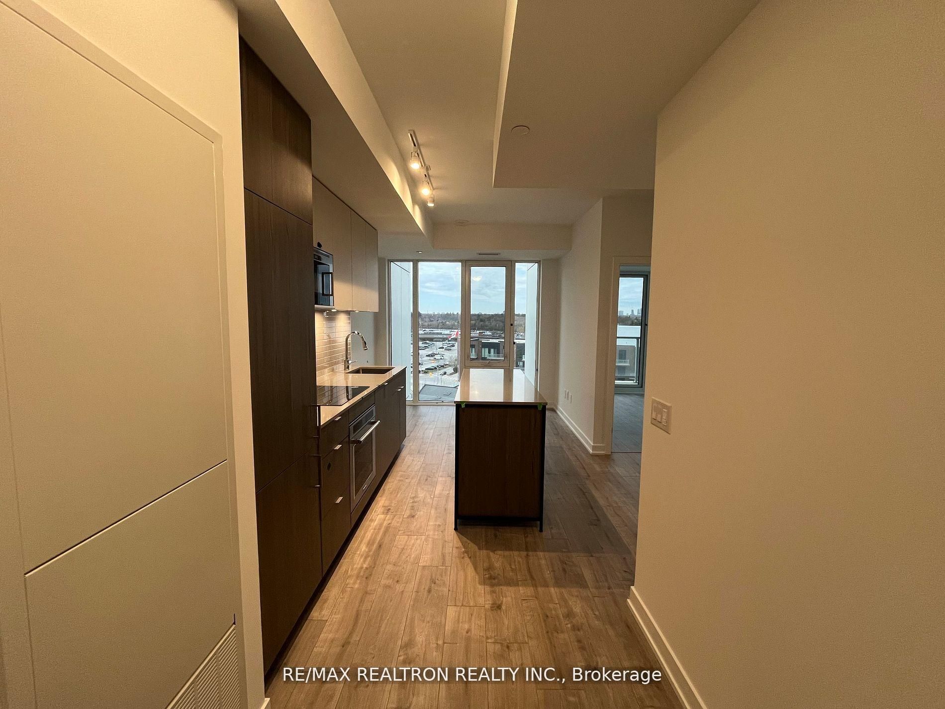 817-220 Missinnihe Way, Mississauga, ON, L5H 0A9