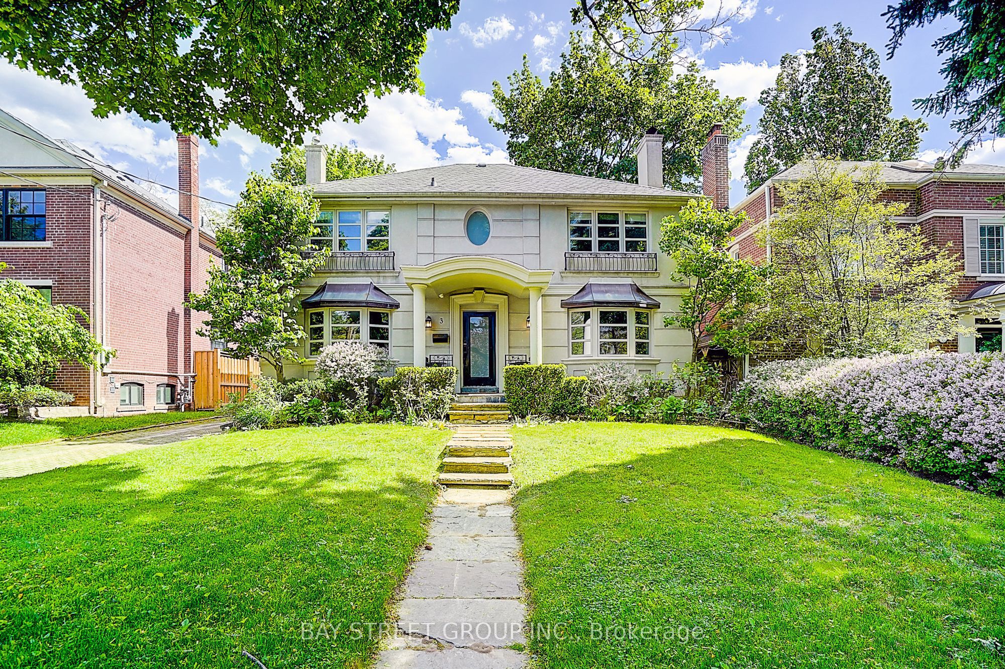 3 Silverwood Avenue, Toronto, ON, M5P 1W3