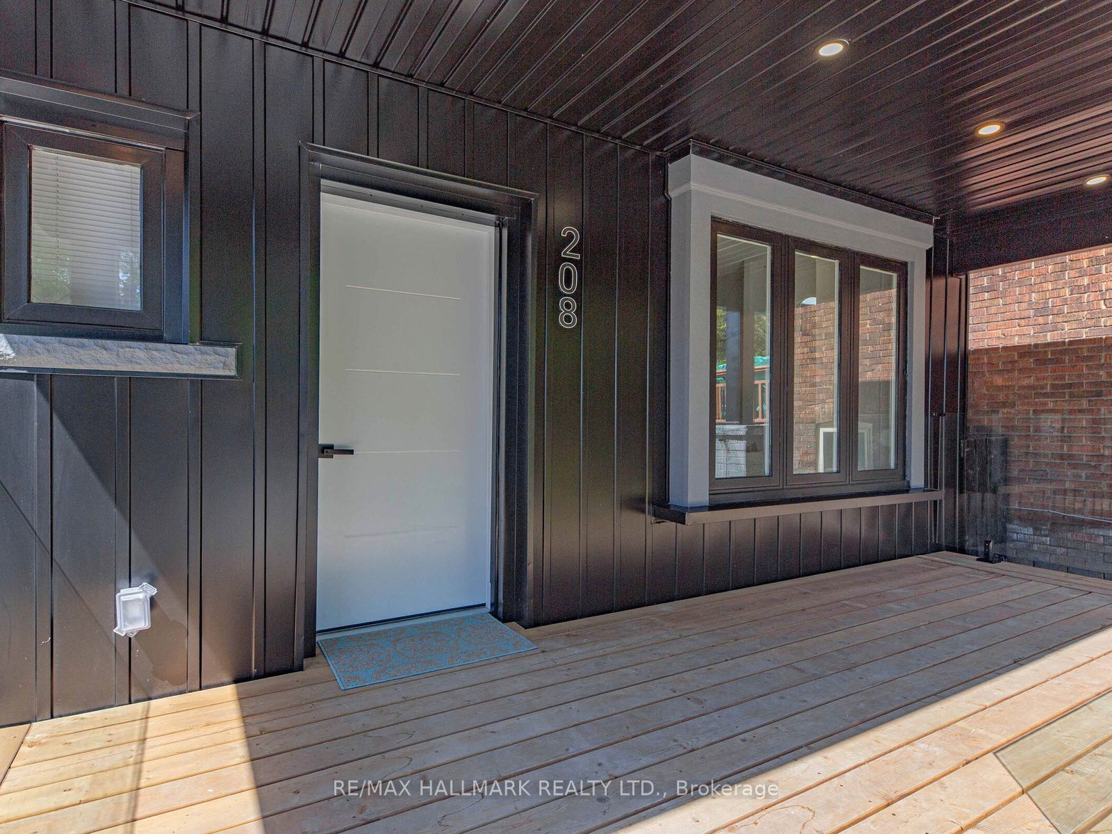 Additional image 3 of 208 Gainsborough Road, Toronto, ON, M4L 3C6