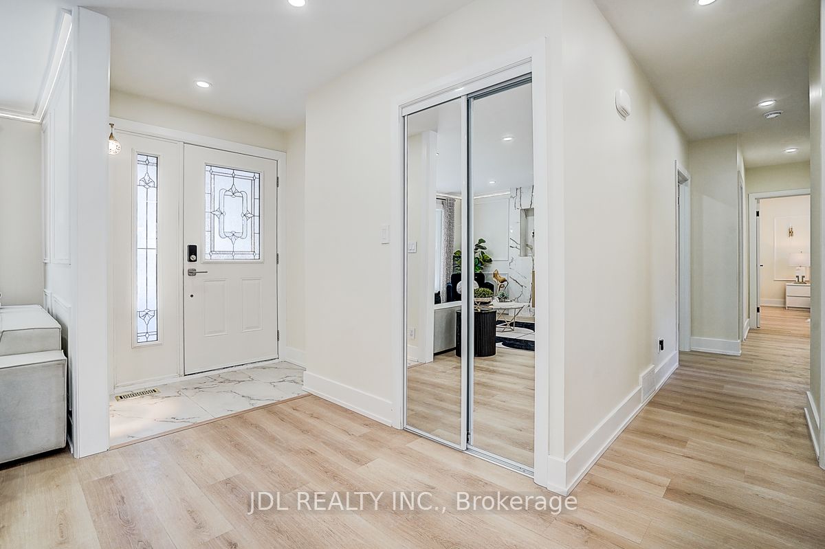 15 Crossburn Drive, Toronto, ON, M3B 2Z3 photo 3