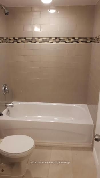2-64 Daphne -lower Crescent, Barrie, ON, L4M 2Y9 photo 5